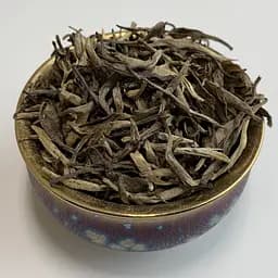 Білий чай Пуерні бруньки Я Бао з молодих дерев 100 г