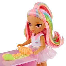 Ігровий набір із лялькою серії Littles Кондитерська Кенді Rainbow High 522058 - мініатюра 4