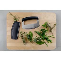 Ніж-меццалуна KitchenAid Universal з захисним чохлом на лезо чорний (KQG173OHOBE) - мініатюра 6