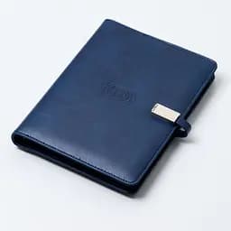 Шкіряний синій бізнес щоденник-органайзер з бездротовою зарядкою з вбудованим Powerbank і флешкою з ручкою в коробці із якісного картону