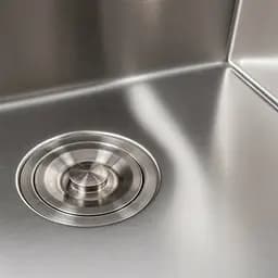Кухонна мийка Platinum Handmade 500x500x220 (товщина 3,0/1,5 мм корзина та дозатор в комплекті), Нержавіюча сталь - мініатюра 7