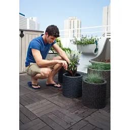 Горщик для квітів Keter L Cylinder Planter сірий 39 л (17197934902_L) - мініатюра 5