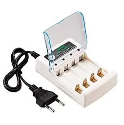 Зарядний пристрій для акумуляторів АА та ААА на 4 акумулятори 