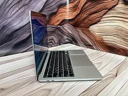 Ноутбук Apple MacBook Pro 13" 2020 i7-1068NG7/32/512 (C02F613BML87) Б/в - мініатюра 4