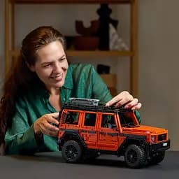 Конструктор LEGO Technic Mercedes-Benz G 500 PROFESSIONAL Line 2891 деталь (42177) - мініатюра 9