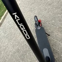 Електросамокат KUGOO M365 PRO  500W 11Ah , складний , перфаровані колеса , чорний (2025 рік) - мініатюра 4