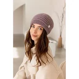 Женская зимняя шапка Валенсия из ангоры 80% с двойной вязкой с брошкой Пыльно Лиловый