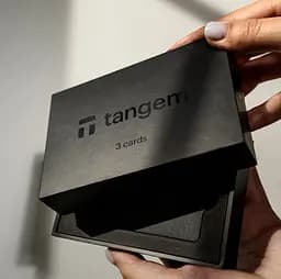 Оригінальний криптогаманець Tangem Wallet 2.0 Black набір із 3 чорних карт - мініатюра 4