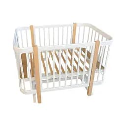 Детская кроватка Мия с опускной боковиной, шарнир-подшипник бук белый с натуральными стойками
