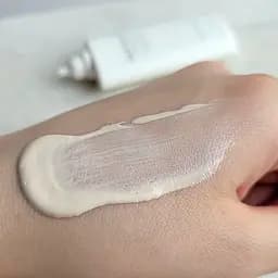 Сонцезахисний ультралегкий крем Madagascar Centella Air-Fit Suncream Plus SKIN1004 50 мл - мініатюра 2
