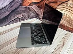 Ноутбук Apple MacBook Pro 13" A1989 i7-8559U/16/500 (C02XJ0RHJHD2) Б/в - мініатюра 3
