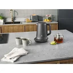 Електрочайник Electrolux 1.7 л Strix метал підтримка температури чорний матовий kuh0015323 - мініатюра 4