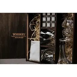 Подарунковий набір віскі Whiskey Stones з камінням для віскі в дерев'яному пеналі №3 + декантер і 2 склянки + щипці + мішечок - мініатюра 5