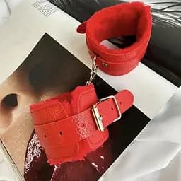 Наручники з хутром БДСМ