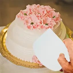 Шпатель скребок кондитерский зубчатый для торта, крема и глазури, Kitchen Master Белый 86159