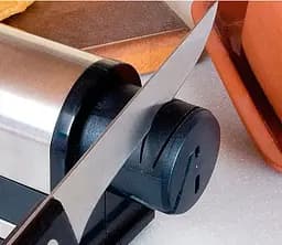 Електрична точилка для заточування ножів та ножиць ELECTRIC SHARPENER Silver, Kitchen Master Сірий 86963 - мініатюра 10