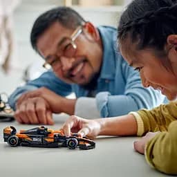 Конструктор LEGO Speed ​​Champions Автомобіль для перегонів McLaren F1 269 деталей (77251) - мініатюра 5