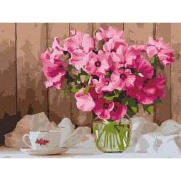 Картина по номерам Brushme Розовые петунии на столе 30x40 см