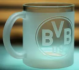 Скляна чашка 320 мл ФК  Боруссия Дортмунд Borussia з гравіюванням подарунок для фаната  футбольна кружка - мініатюра 2