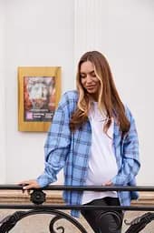 Жіноча сорочка для вагітних стилю oversize в клітинку для майбутніх мам Siena S - М (42 - 44) Lullababe блакитний - мініатюра 5