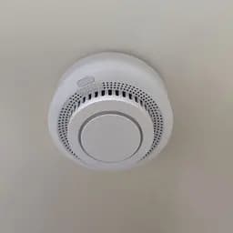 Wi-Fi датчик диму Tuya Smoke Detector з сиреною та оповіщенням на смартфон білий - мініатюра 8