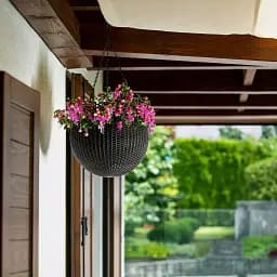 Горщик для рослин Keter Rattan hanging sphere з ланцюжком коричневий (7290106924567) - мініатюра 9