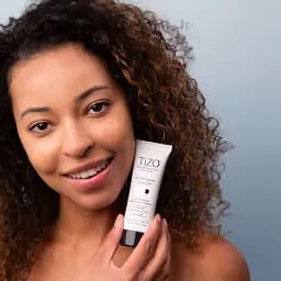 Денний крем з легким відтінком TiZO Photoceutical Skincare AM Replenish Lightly Tinted SPF 40, 50 г - мініатюра 5