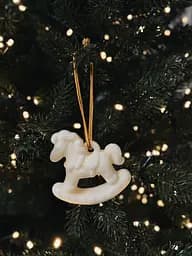 Игрушка-аромасаше на елку Белая лошадка