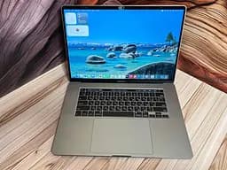 Ноутбук Apple MacBook Pro 16" i9-9880H/32/1TB (C02C7BADMD6T) Б/в