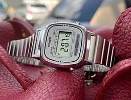 Годинник Casio LA670WA-7EF