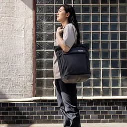 Сумка Paramount Crossbody Tote 22L PARATB-3116 Black Thule sum0028144 - мініатюра 6