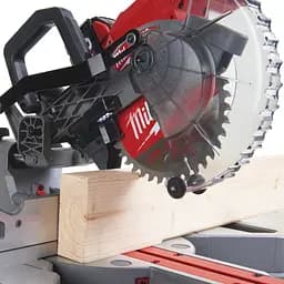 Пила торцювальна акумуляторна з протяжкою MILWAUKEE, M18 FMS190-0, діаметр 190мм (каркас, аксесуари) - мініатюра 4
