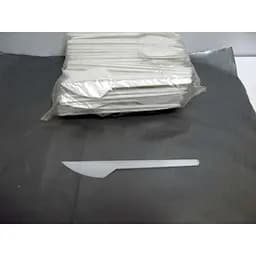 Ніж Польща пластикова біла 100 шт.