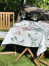 Водоотталкивающая Скатерть с 3D принтом Яблоневый цвет 220х140 см (+ 4 салфетки 30х40) Белый