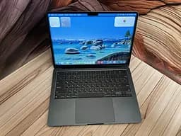 Ноутбук Apple MacBook Air 13.6" 2022 M2/8/256 (M951W5XMQQ) Б/в