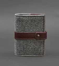 Фетровая обложка для паспорта 1.1 с кожаными бордовыми вставками