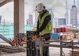 Акумуляторна болгарка DeWalt без АКБ та ЗП DCG418NT - мініатюра 5