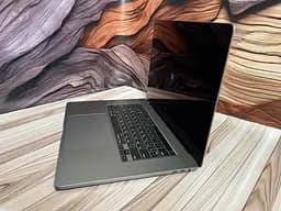 Ноутбук Apple MacBook Pro 16" 2019 i9-9880H/32/1TB (C02FV0EYMD6T) Б/в - мініатюра 3