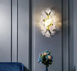Бра із декоративними квітами на корпусі з прозорого та білого матового скла Line F W 9003