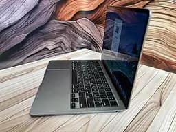 Ноутбук Apple MacBook Air 13.6" 2022 M2/24GB/512GB (L72X5M7L14) Б/в - мініатюра 3