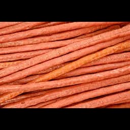 Ковбаски курячі ДО ПИВА Meat Chips зі смаком сметани, зелені та сиру (в/к) 500г - мініатюра 3