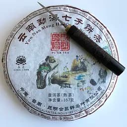 Шу Пуэр Yun Nan Meng Hai Qi Zi Bing Cha Куньмин Древние Деревья 357 грамм 2017 год