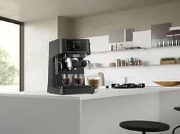 Ріжкова кавоварка еспресо Delonghi EC 230.BK - мініатюра 6