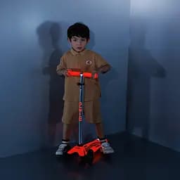 Самокат дитячий Micro Maxi Deluxe Glow LED 3-колісний червона аура (MMD368) - мініатюра 10