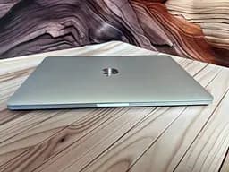 Ноутбук Apple MacBook Pro 13" 2020 i7-1068NG7/32/512 (C02FK1EQML87) Б/в - мініатюра 8