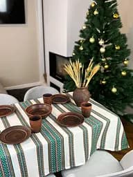 Льняная скатерть рождественскя с украинским орнаментом "Рандеву зеленый" - 330х150 см