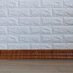 Самоклеючий гнучкий плінтус 3D Loft (багет) золотий дуб 2400х80мм