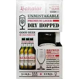 Подарунковий набір пива Bakalar Dry Hopped Lager світле фільтроване 5.2% 0.5 л х 3 шт + 1 келих 0.33 л