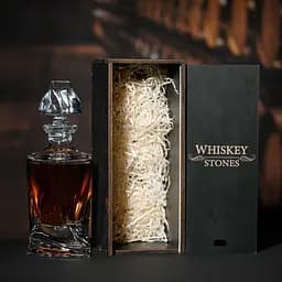 Подарунковий набір віскі Whiskey Stones №11 графин Bohemia Quadro в дерев'яному пеналі - мініатюра 4