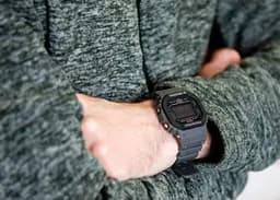 Електронні чоловічі наручні годинники Casio оригінал Японія G-Shock DW-5610SU-8ER з полімерним ремінцем - мініатюра 3